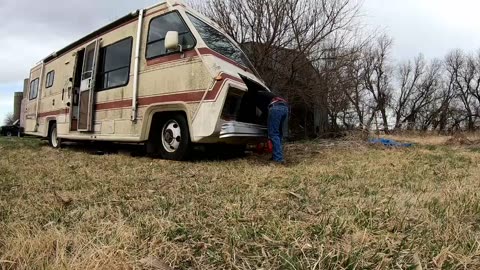 An adventure in pulling a 454 out of a junk RV pt.2