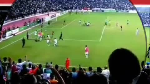الاعتداء على المنتخب المغربي للفتيان من طرف اللعبة والجمهور الجزائري