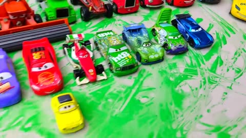 Disney Pixar Cars Lightning McQueen, Mater, Chick hicks, Sheriff_ Muddy toys fall into the water