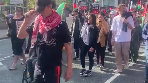 Manchester, UK. Leftist traitors and extremists show support for Palestinian terrorists