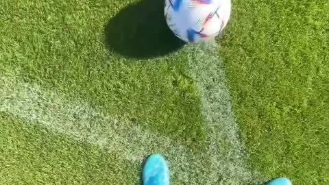 Learn The ÖZIL BOUNCE