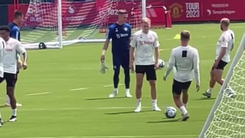 Erik ten Hag waves to fans Manchester United open training in San Diego