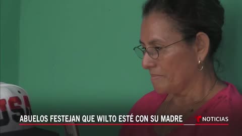 La abuela de Wilto baila de la alegría al verlo con su mamá _ Noticias Telemundo