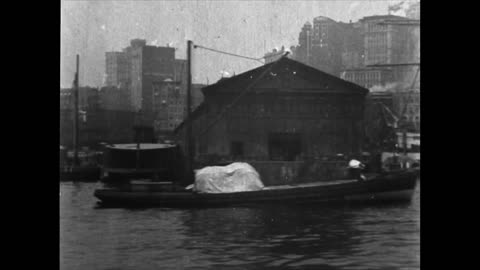 Panorama Waterfront & Brooklyn Bridge From East River (1903 Original Black & White Film)