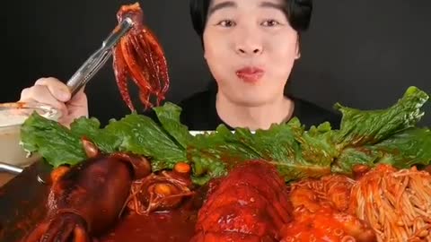 You'll drool over this ASMR mukbang fish with spicy sauce.