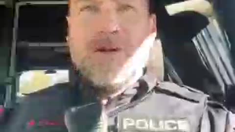 Calgary Police officer of 24 years tells other officers not to bow to vaccine mandates