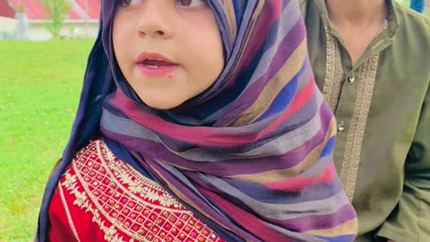 Kashmiri girl reciting NAAT sharif
