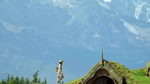 Megical hobbits house in the Mountains 🏔️. Lijiang China.