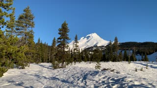 Ridgeline Perspective of Summit – Mount Hood – Oregon – 4K