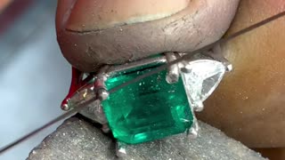 square Dark AAA Colombian emerald & VS trillion diamond 3 stone classic engagement ring platinum