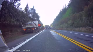 Close Call as Trailer Breaks Free From Truck