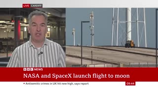 Private spacecraft blasts off to attempt firstUS moon landing in 52 years | BBC News