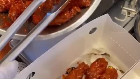 Fried chicken wings