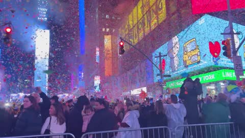 Full Times Square New Year's Eve 2023 Ball Drop & Countdown