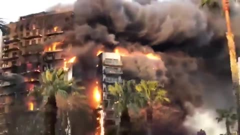 🔥Fire breaks🔥 out in residential building in Valencia