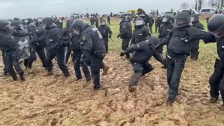 Cops stuck in mud vs Wizard