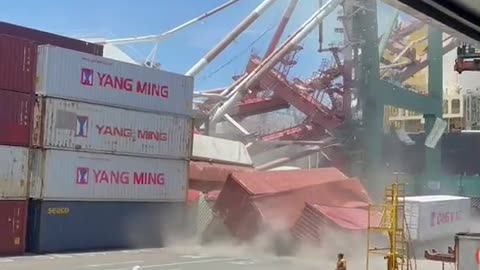 Crane collapse at Beijing port in China