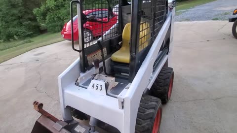 Bobcat 453 walk around