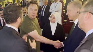 Elon musk Shakes hands with Turkish presiden Erdoğan at world Cup final