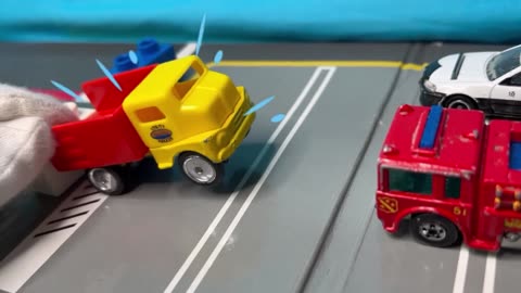 Diecast Cars Carried by Transportation Vehicle