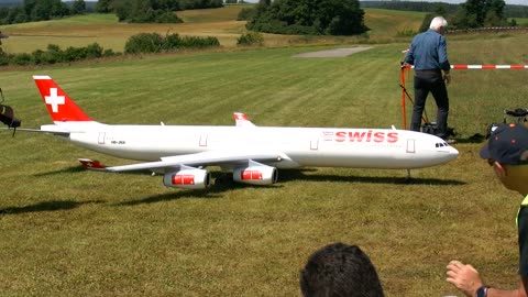 GIGANTIC !!! HUGE !!! 63KG RC A-340-300 AIRLINER XXXL SCALE 1:13 MODEL TURBINE JET / FLIGHT DEMO !!