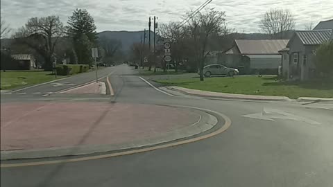 Proper roundabout etiquette