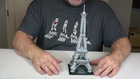 Unboxing Lego 21019 The Eiffel Tower