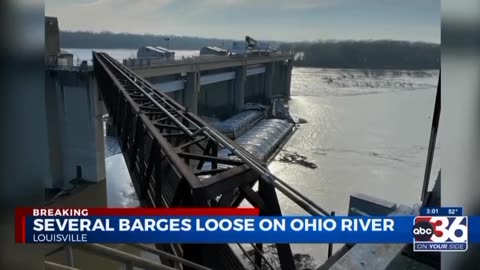 A major emergency has developed in Kentucky, where authorities are trying to catch several barges that are currently free-floating on the Ohio River - One of them carries 1400 tons of methanol