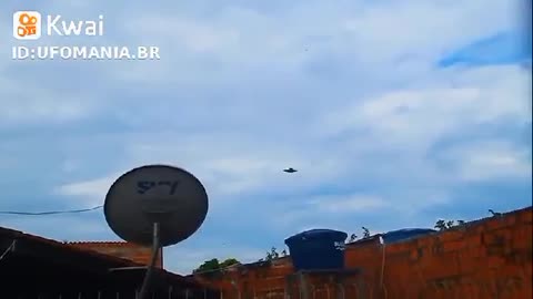 RESIDENT IS FEARED BY UFO SPACESHIP WATCH THE VIDEO AND SHARE