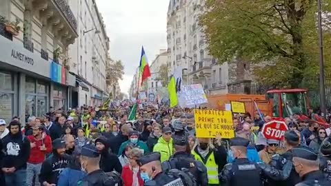 Yellow Vests Join Protest Against J4b Mandates In France