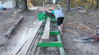 Modified Harbor Freight Sawmill Milling oak beams to boards