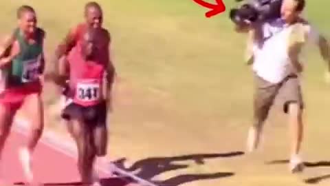 c-Cameraman Runs Faster Than The Athletes Again!