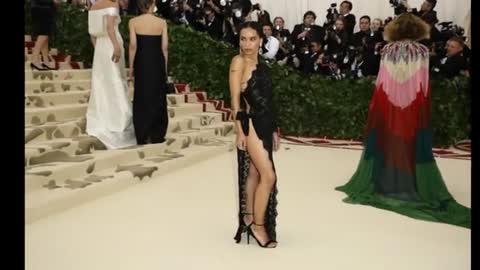 How Zoe Kravitz Reportedly Responded To Critics Of Her 'Naked' Met Gala Dress.