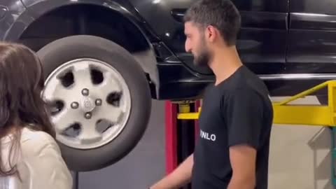 The maintenance technician checks the tire condition. Where did this abnormal noise come from?