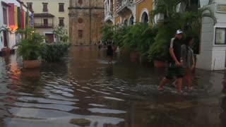 Inspeccionan barrios de Cartagena afectados por la tormenta Iota