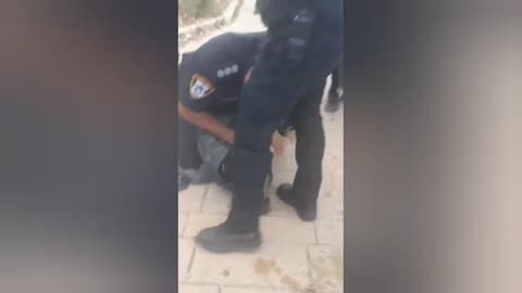 Israeli police raids anti Zionist Jewish neighborhood in occupied Jerusalem