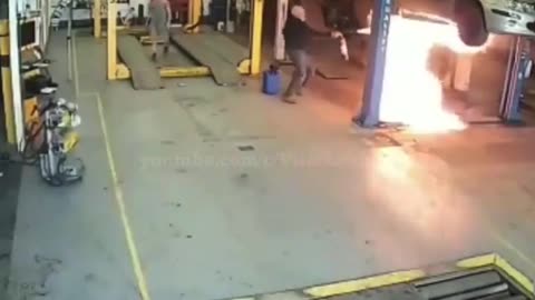 Wrong type of fire extinguisher used at garage fire