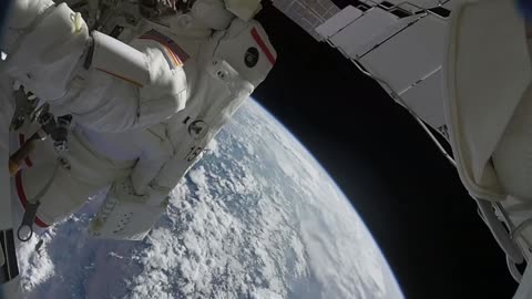 THIS is how ASTRONAUTS see earth from space