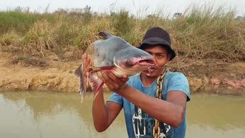 Amazing Fishing With A Chicken In Deep Underground River 11Kg Monster Catching #monster_fishing#fish