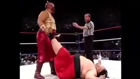 (1996.04.19) Yokozuna vs Rikishi (The Sultan) - WWF