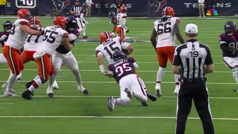 Derek Barnett devours Flacco for Texans' first sack of Super Wild Card Weekend