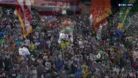 Fans take over the National Anthem at the NY Jets v. Ravens game on 9/11