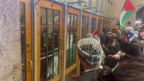 Hamas Supporters surround Grand Central Station in NYC