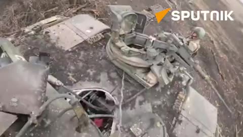 Russian Special Forces Recorded a Video From Inside One of the Abrams Tanks in Berdychi