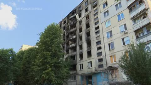 Kharkiv residents refuse to leave war-damaged homes