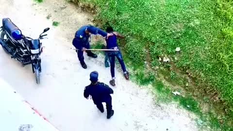 Haha police rock 😂😂lockdown