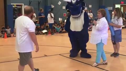 Guy Dressed As School Mascot Proposes To His Teacher Girlfriend