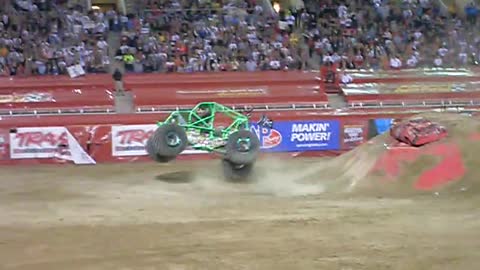 Grave Digger FREESTYLE - Monster Jam World Finals 2012