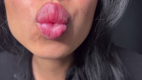 ASMR CHEWING AND BLOWING GUM BUBBLES!