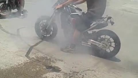 Incredible Front Wheel Motorcycle Burnout !!
